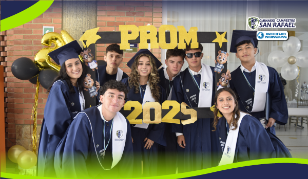 ¡Nuestros estudiantes de 11° cierran una etapa!